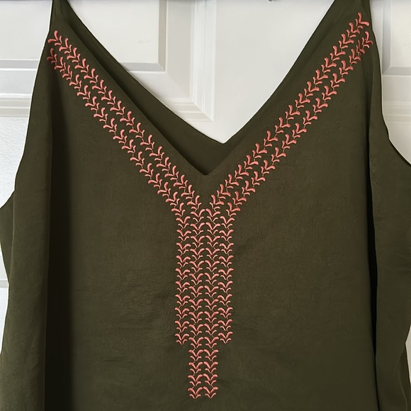 Express spaghetti strap tank - Picture 2 of 4